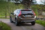 Volvo V60 D4 Cross Country 2015 года